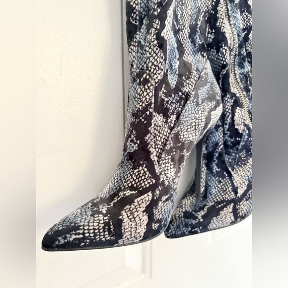 Shoedazzle Blue Black Snakeskin Velvet Stretch Boots Size 9.5 - Picture 16 of 16